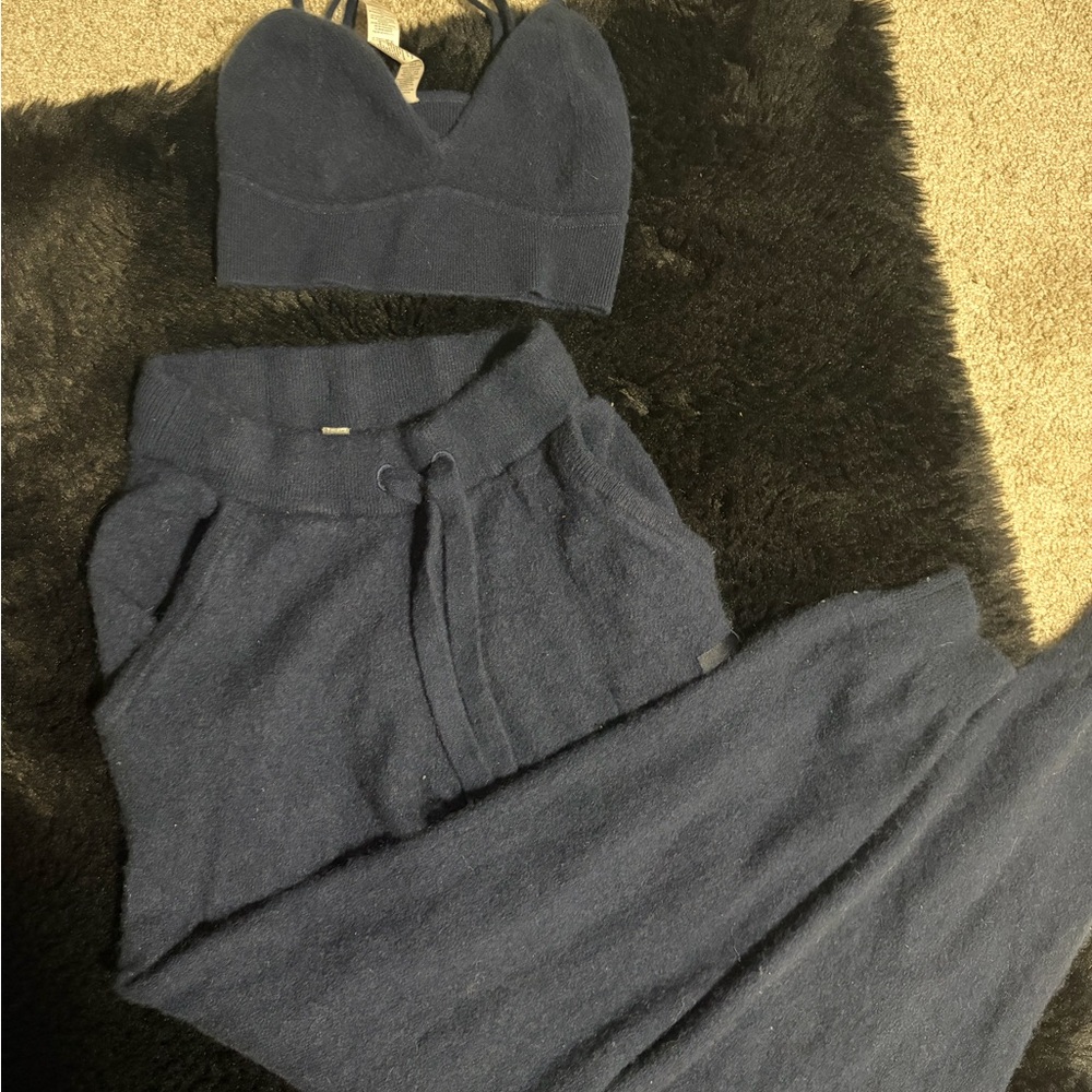 Alo yoga cashmere blend set - Picture 2 of 7